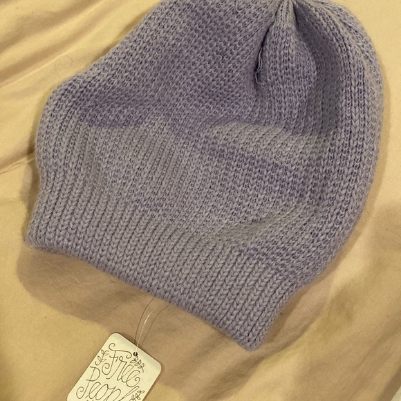 Adorable, free people, winter hat - Picture 1 of 1